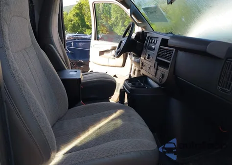 2017 Chevrolet Express 2500 Work Van from USA, damaged, VIN 1GCWGAFF9H1268851